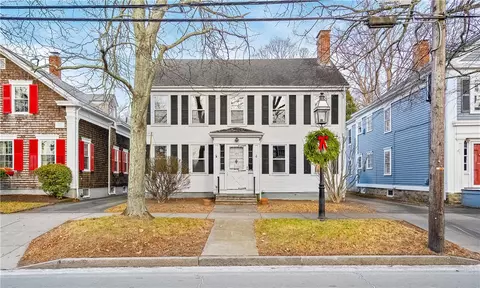 694 Hope St, Bristol, RI 02809