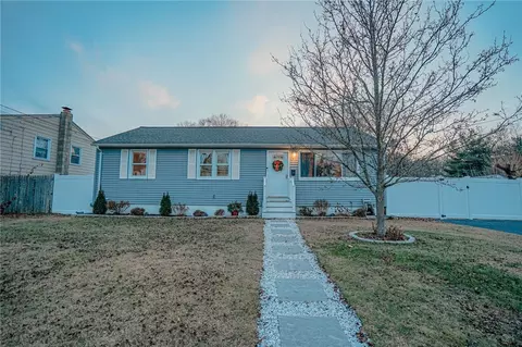 Exterior - 27 Winifred Ave, Warwick, RI 02889 photo 4 of 7