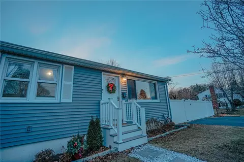 Exterior - 27 Winifred Ave, Warwick, RI 02889 photo 2 of 7