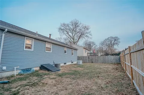Exterior - 27 Winifred Ave, Warwick, RI 02889 photo 7 of 7