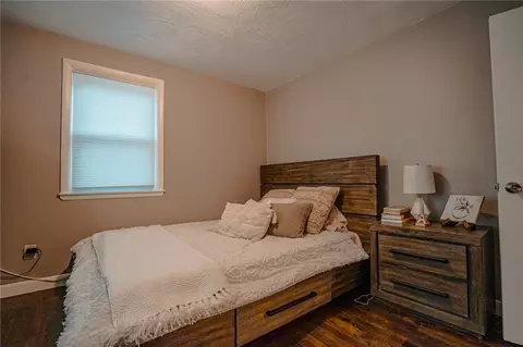 Bedroom - 27 Winifred Ave, Warwick, RI 02889 photo 5 of 5