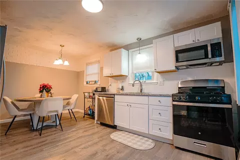 Kitchen - 27 Winifred Ave, Warwick, RI 02889 photo 1 of 2