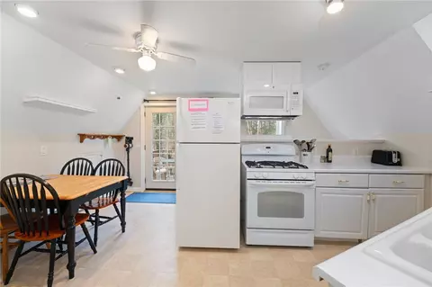 Kitchen - 511 Tripps Corner Rd, Exeter, RI 02822 photo 4 of 4