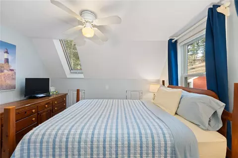 Bedroom - 511 Tripps Corner Rd, Exeter, RI 02822 photo 7 of 7