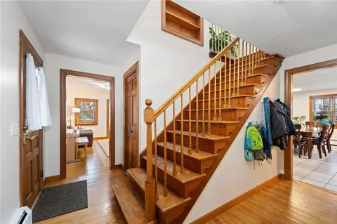 Entry Way - 511 Tripps Corner Rd, Exeter, RI 02822 photo 1 of 2