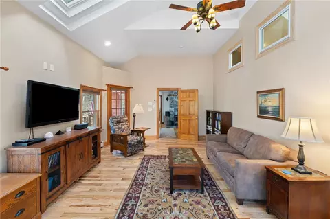 Living - 511 Tripps Corner Rd, Exeter, RI 02822 photo 3 of 5