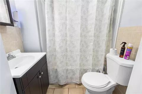 Bath - 22 Suffolk St, Providence, RI 02907 photo 1 of 5