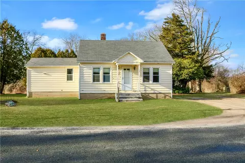 75 Tomaquag Rd, Bradford, RI 02808