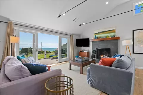 Living - 49 Ocean Dr, Little Compton, RI 02837 photo 3 of 9