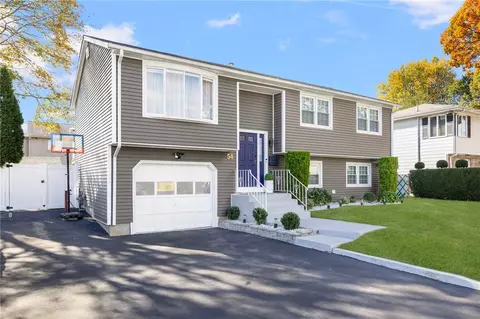 54 Salem Ave, Cranston, RI 02920