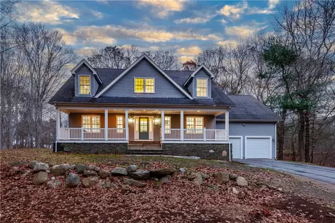 247 Glen Hill Dr, North Kingstown, RI 02874