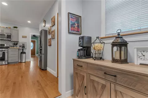 Entry Way - 70 Park Pl, Woonsocket, RI 02895 photo 4 of 5