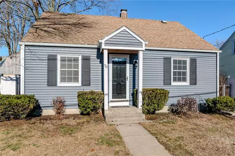 70 Archer St, Pawtucket, RI 02861