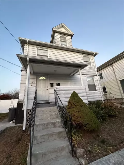 69 Whipple Ave, Cranston, RI 02920