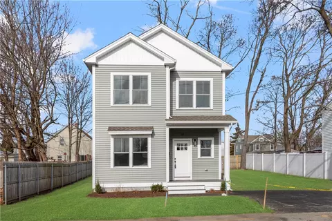 39 Winsor St, East Providence, RI 02914