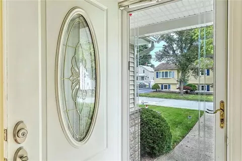 5 High St, Warwick, RI 02886 photo 4