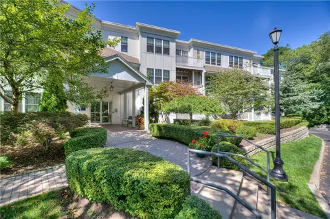 301 Church St #306, South Kingstown, RI 02879