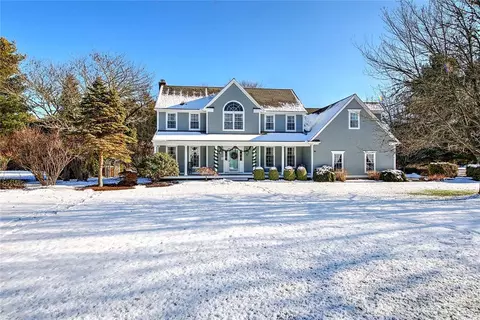 350 Kettle Pond Dr, South Kingstown, RI 02879