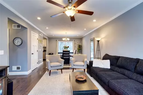 3 Jupiter Ln #F, Richmond, RI 02898