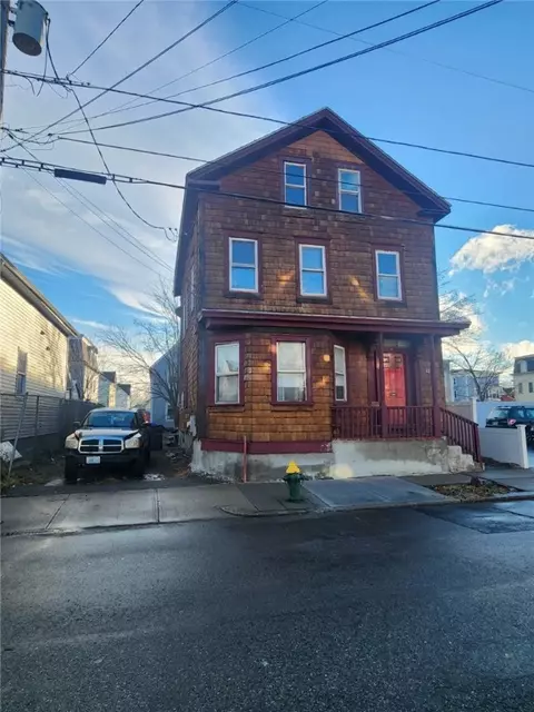 62 Ford St, Providence, RI 02907