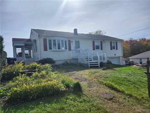 81 Sophia Dr, Warwick, RI 02886