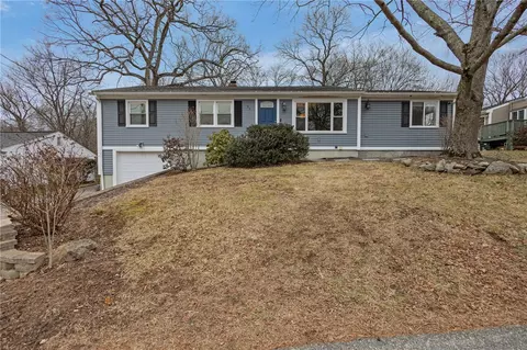 33 New York Ave, Cumberland, RI 02864