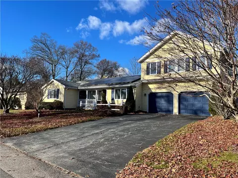 30 Colony Dr, Johnston, RI 02919