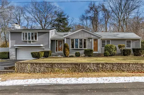 2 Varin Dr, Smithfield, RI 02917