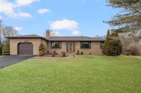 65 Janet Dr, Cranston, RI 02921