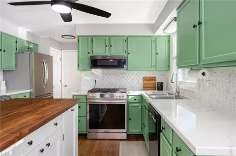 68 Fox Run, Cranston, RI 02921 photo 9