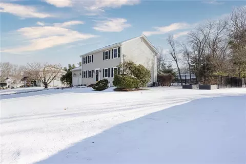 68 Fox Run, Cranston, RI 02921 photo 2