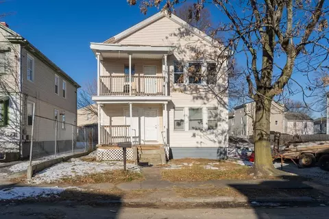 28 Pumgansett St, Providence, RI 02908