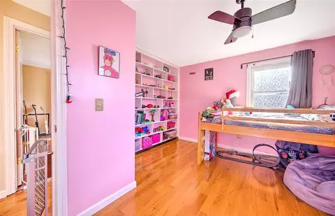 Bedroom - 210 Irving Ave, Warwick, RI 02888 photo 5 of 5