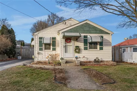 25 Trieste St, Pawtucket, RI 02860