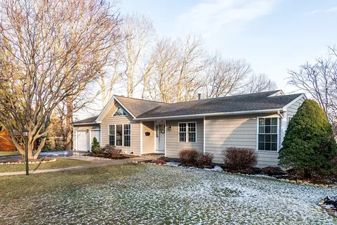 216 Vancouver Ave, Warwick, RI 02886
