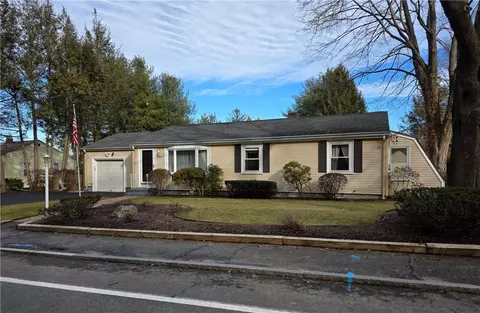 473 River Rd, Lincoln, RI 02865