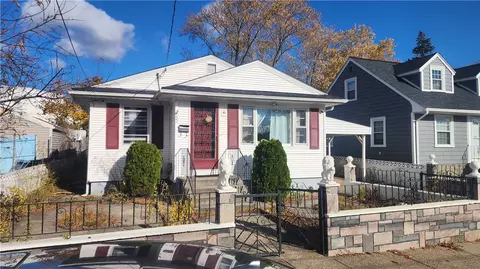 53 Francis Ave, Pawtucket, RI 02860