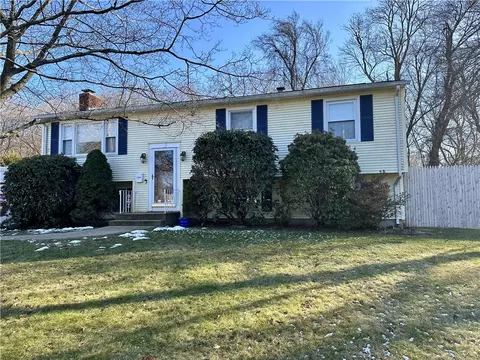 134 Blue Hill Dr, Warwick, RI 02886