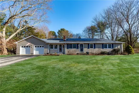 38 Greenwood Rd, North Kingstown, RI 02852