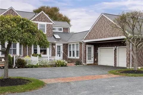 3 Fox Dr, Narragansett, RI 02882