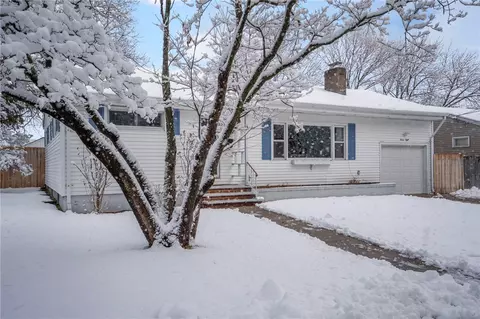 38 Baldino Dr, Cranston, RI 02920