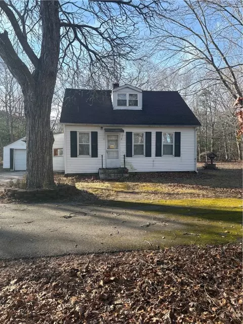15 Airport Rd, Coventry, RI 02816