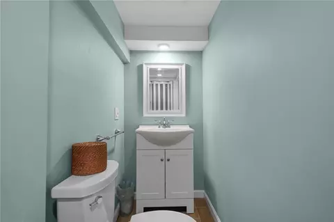 Bath - 370 Maple Valley Rd, Coventry, RI 02816 photo 4 of 5