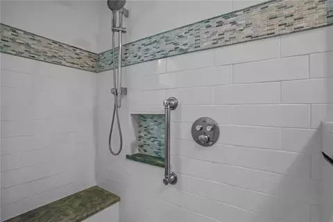 Bath - 370 Maple Valley Rd, Coventry, RI 02816 photo 2 of 5