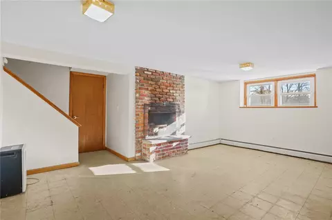 Living - 370 Maple Valley Rd, Coventry, RI 02816 photo 7 of 9