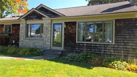 69 Station St, Coventry, RI 02816