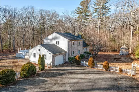 22 Angell Rd, Scituate, RI 02857