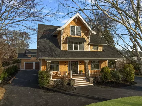 14 Kay Blvd, Middletown, RI 02842