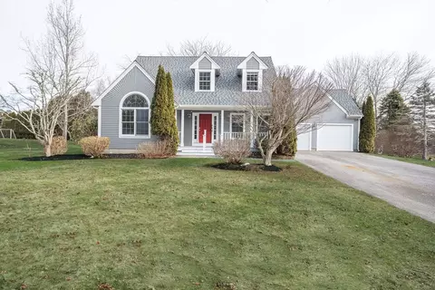 126 Mitchells Ln, Portsmouth, RI 02871