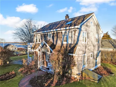 409 Charlestown Beach Rd, Charlestown, RI 02813